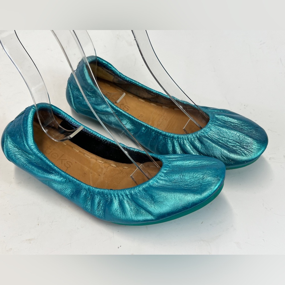 Custom Iridescent Mermaid Aqua Size 5 Tieks